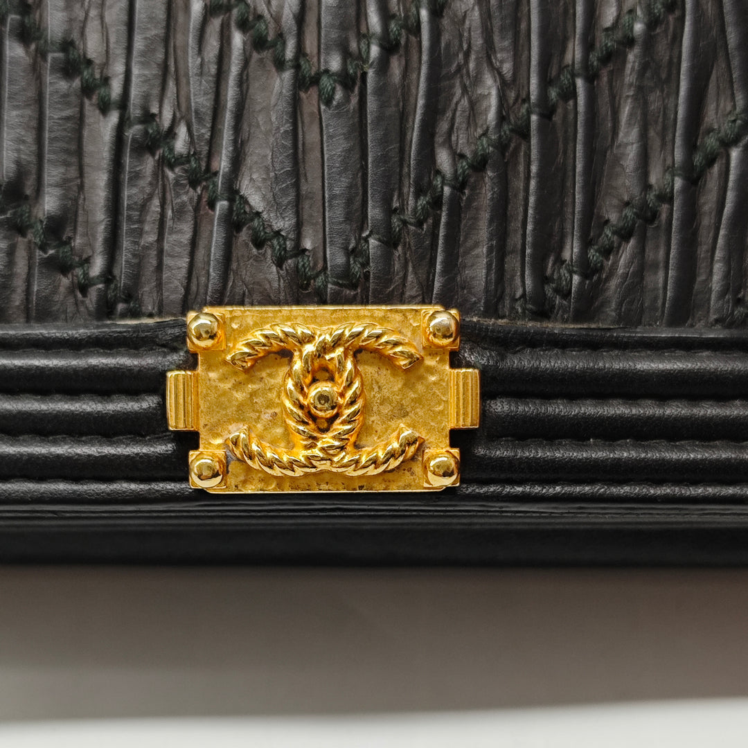Chanel Pleated Crumpled Chevron Cuir de veau Le Boy Wallet on Chain