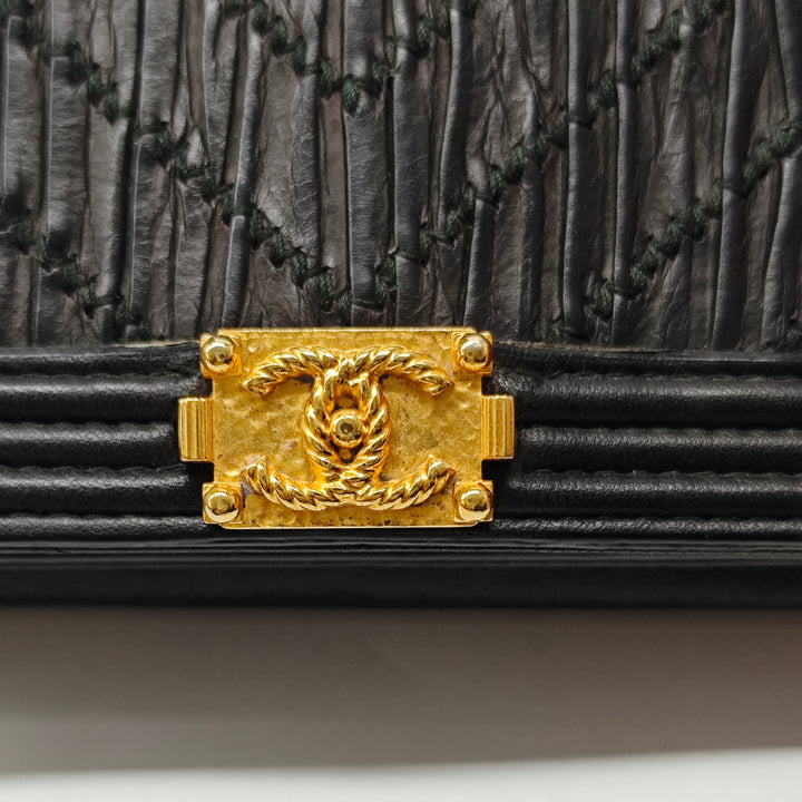 Chanel Pleated Crumpled Chevron Cuir de veau Le Boy Wallet on Chain