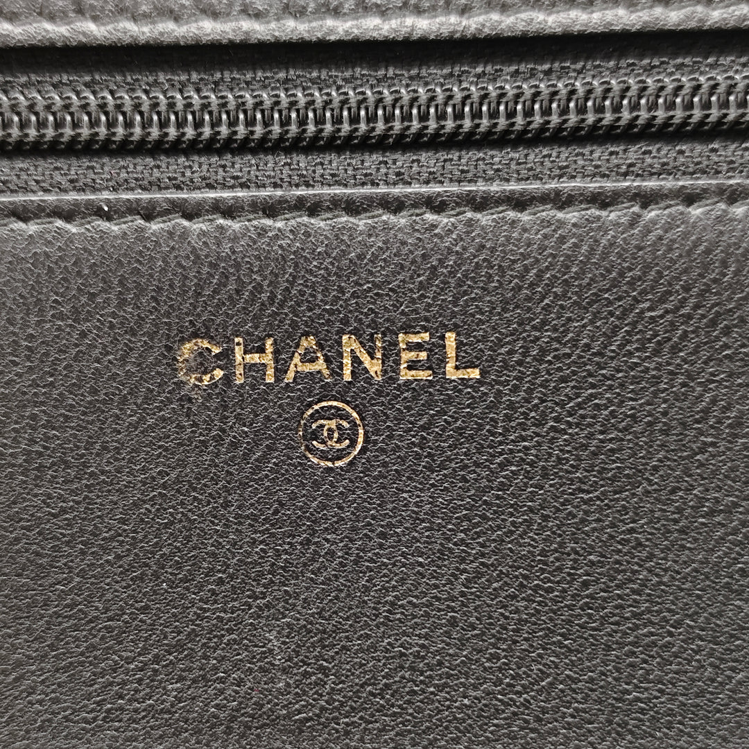 Chanel Pleated Crumpled Chevron Cuir de veau Le Boy Wallet on Chain