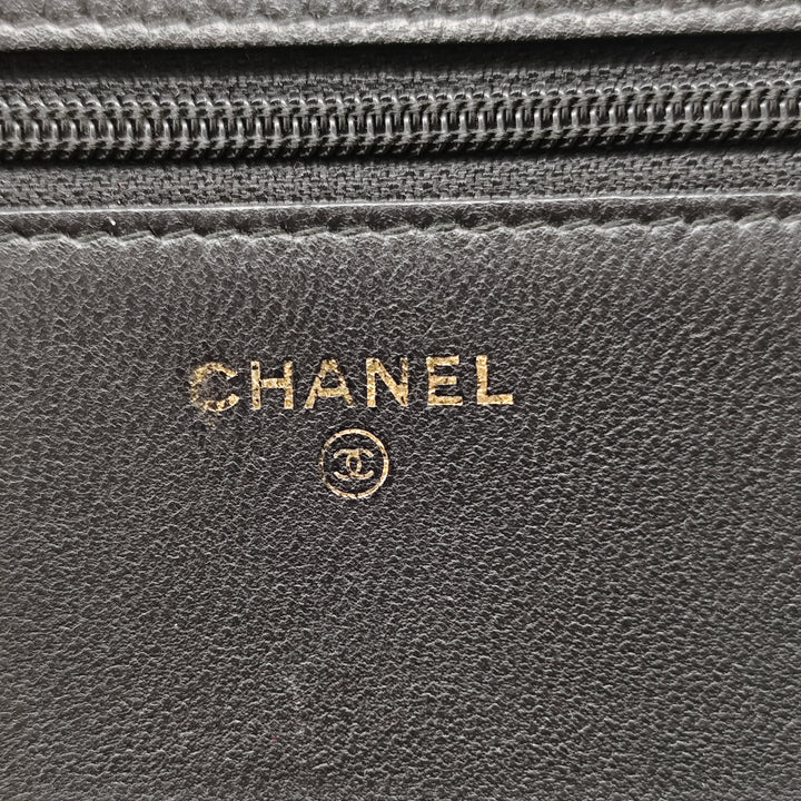 Chanel Pleated Crumpled Chevron Cuir de veau Le Boy Wallet on Chain