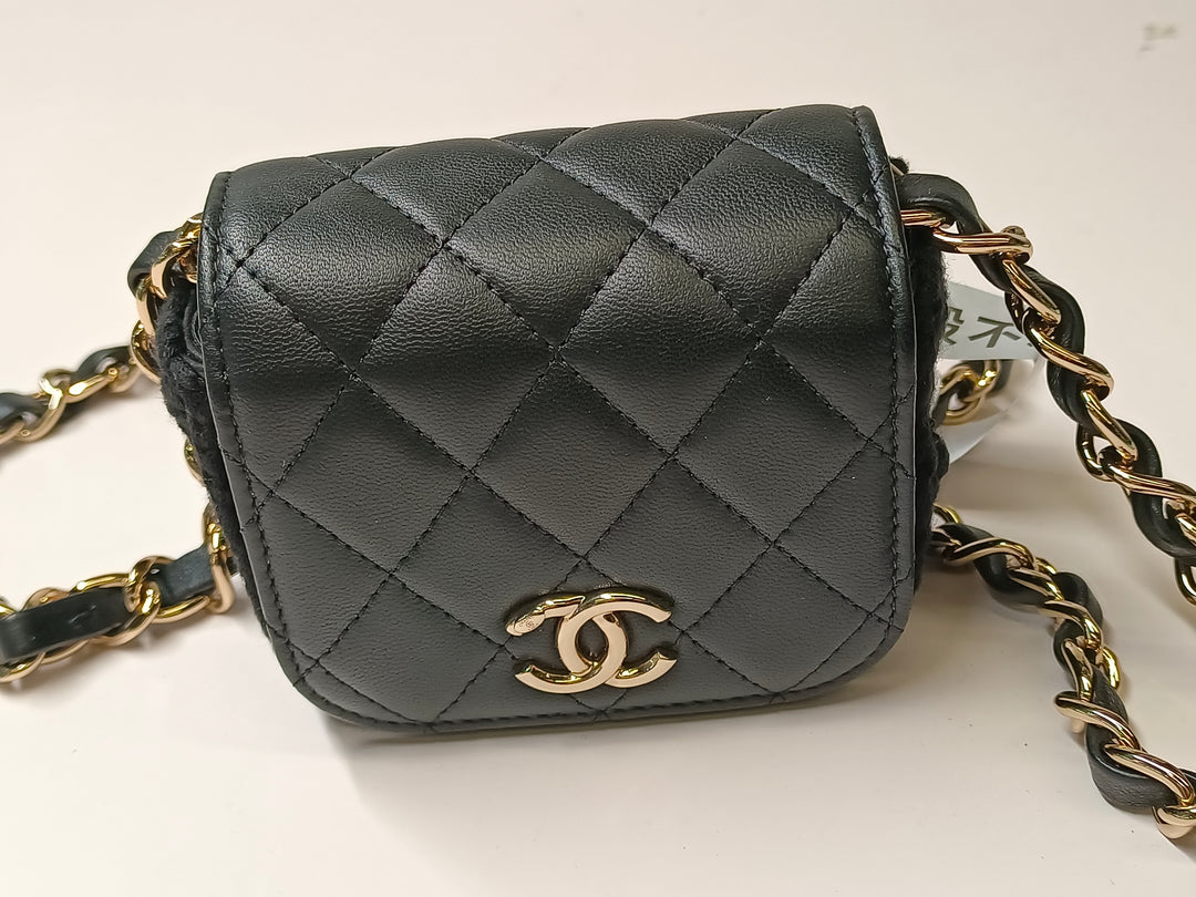 Chanel Mini CC Matelassé Cuir d’agneau Crochet à rabat