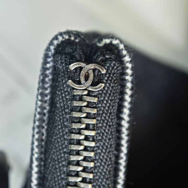 Chanel Medium Toile La Pausa Zip O Étui Pochette