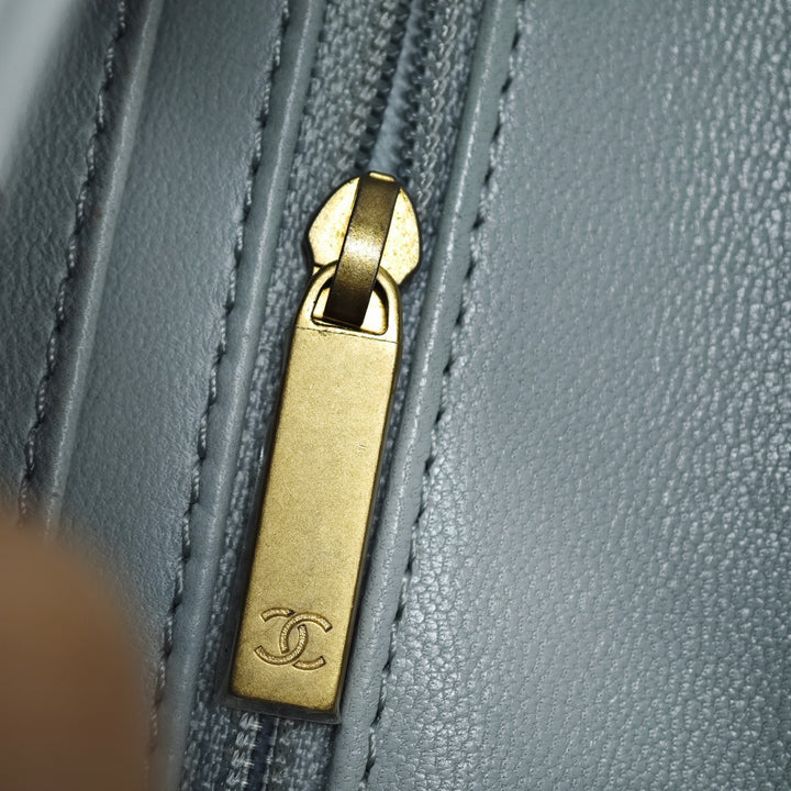 Chanel Mini Square Cuir de veau grainé Chain à rabat