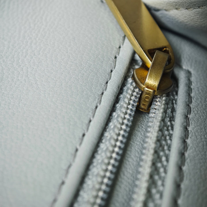 Chanel Mini Square Cuir de veau grainé Chain à rabat