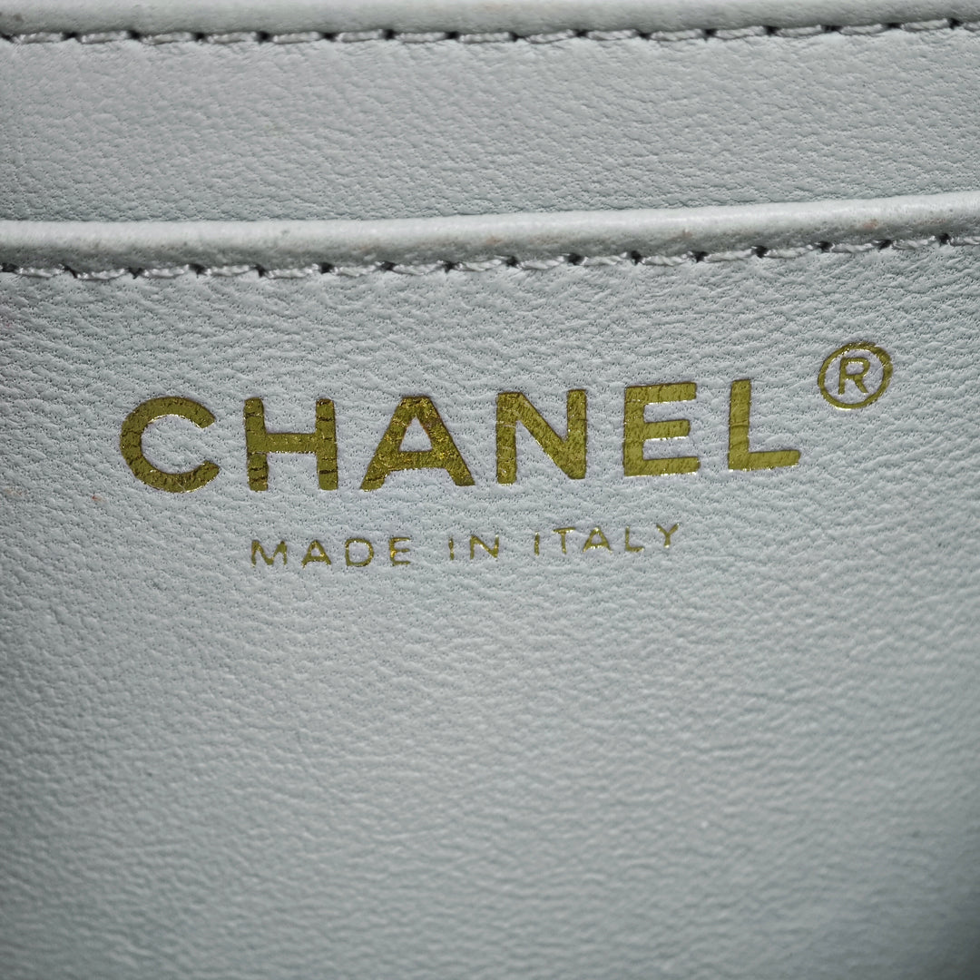 Chanel Mini Square Cuir de veau grainé Chain à rabat