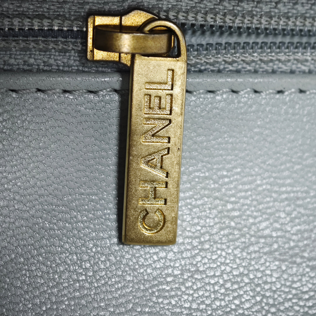 Chanel Mini Square Cuir de veau grainé Chain à rabat