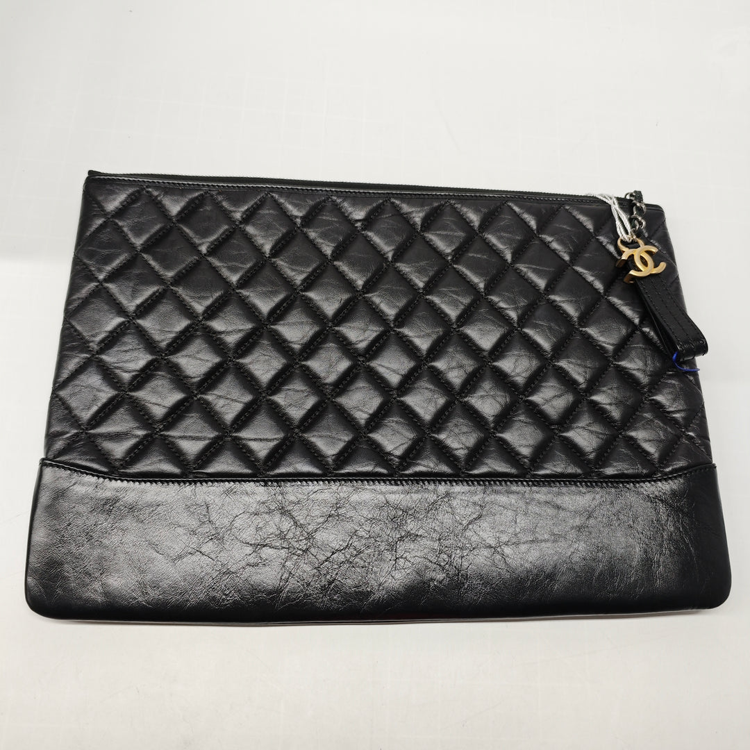 Chanel Large vieilli Cuir de veau Gabrielle O Étui Pochette