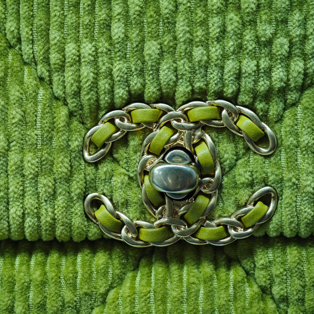 Chanel Large Corduroy 19 à rabat