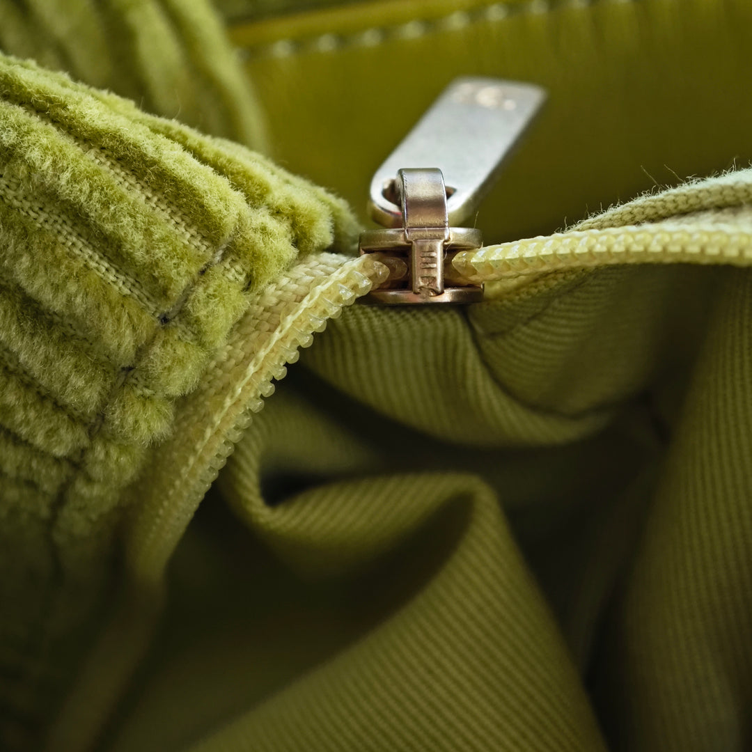 Chanel Large Corduroy 19 à rabat