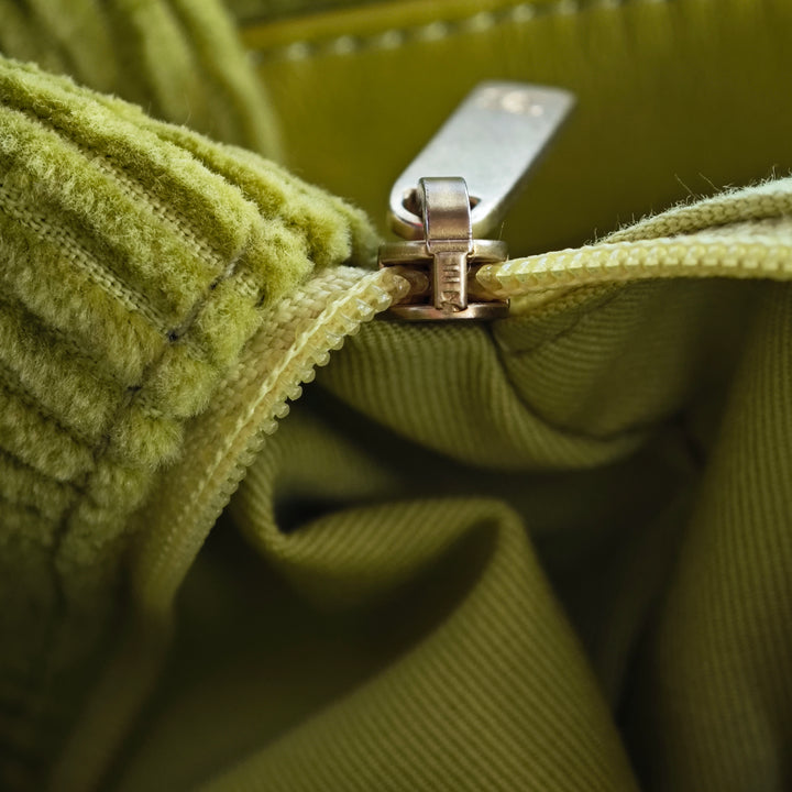 Chanel Large Corduroy 19 à rabat