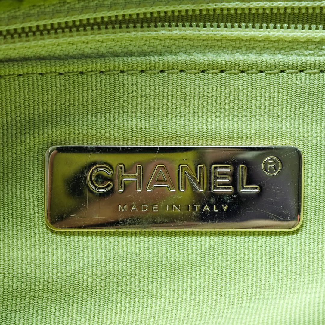 Chanel Large Corduroy 19 à rabat