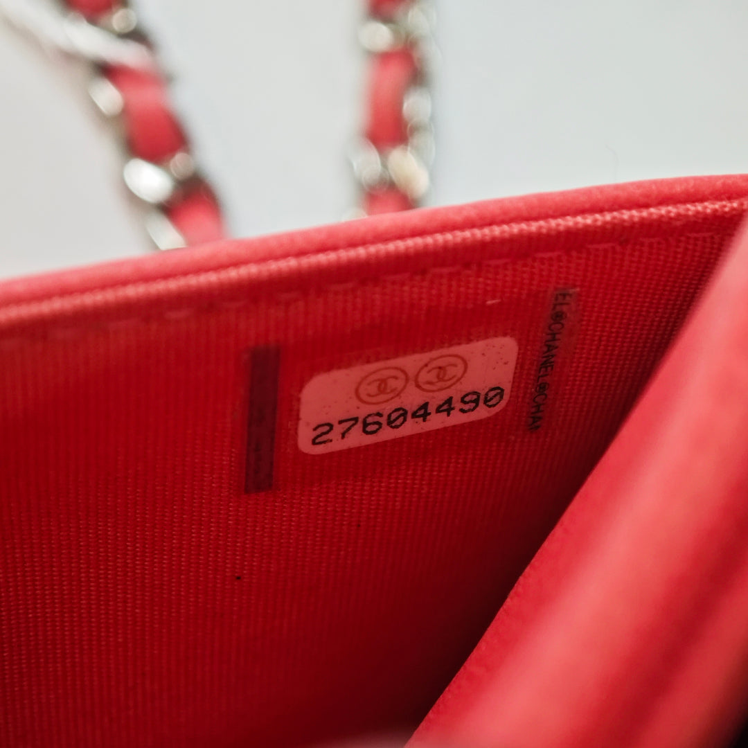 Chanel Matelassé Cuir d’agneau Color Pop CC Wallet on Chain