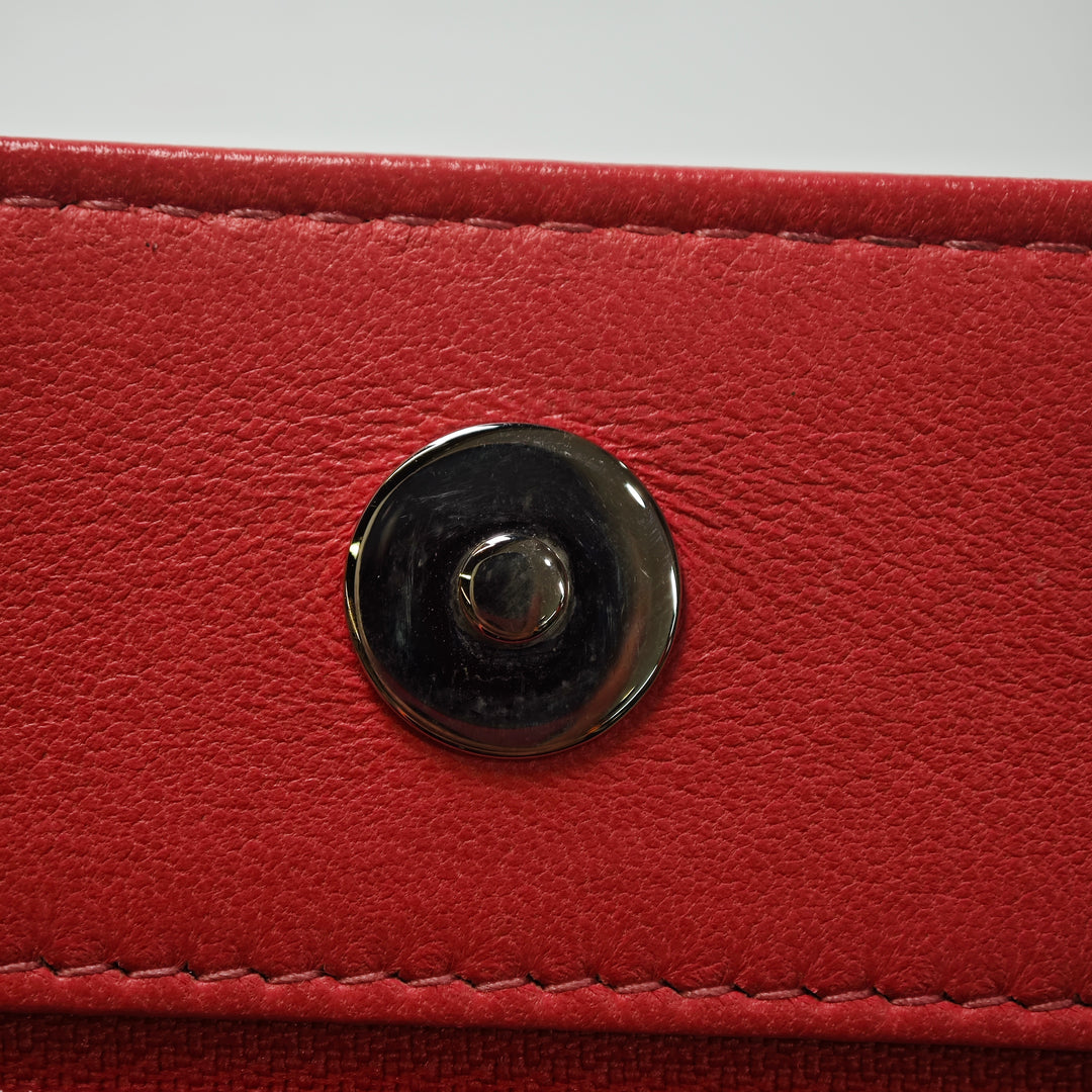 Chanel Matelassé Cuir d’agneau Color Pop CC Wallet on Chain