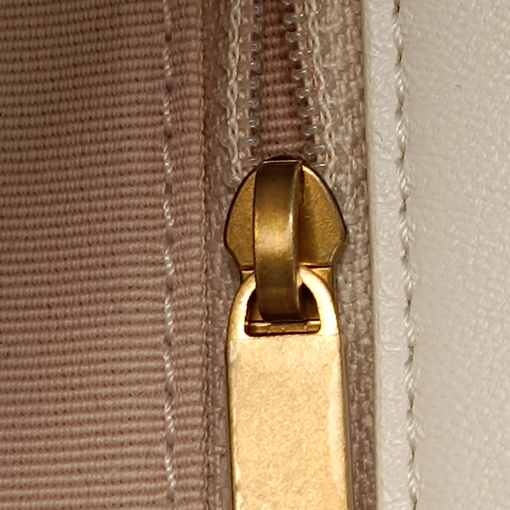 Chanel Small Matelassé Cuir d’agneau On And On Chain à rabat