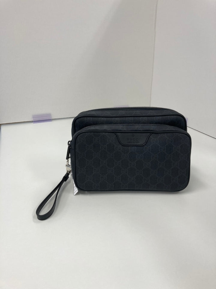 Gucci GG Supreme Pochette
