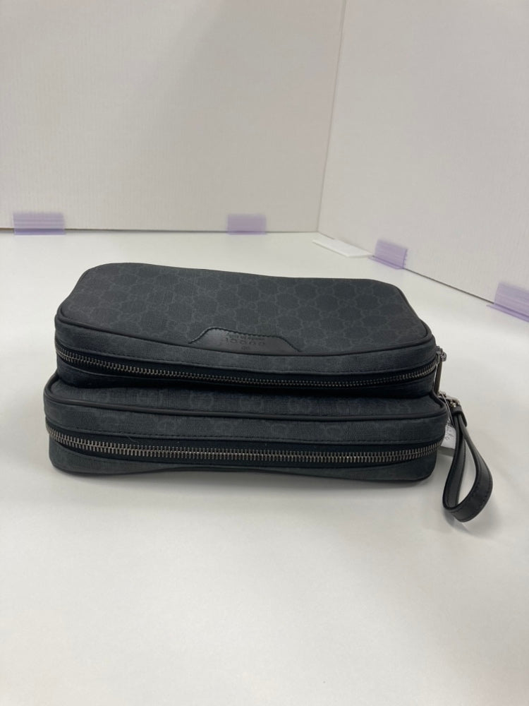 Gucci GG Supreme Pochette