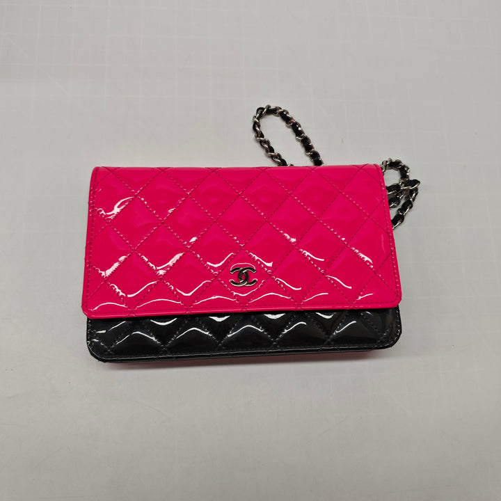 Chanel CC Bicolor Matelassé Cuir verni Wallet on Chain