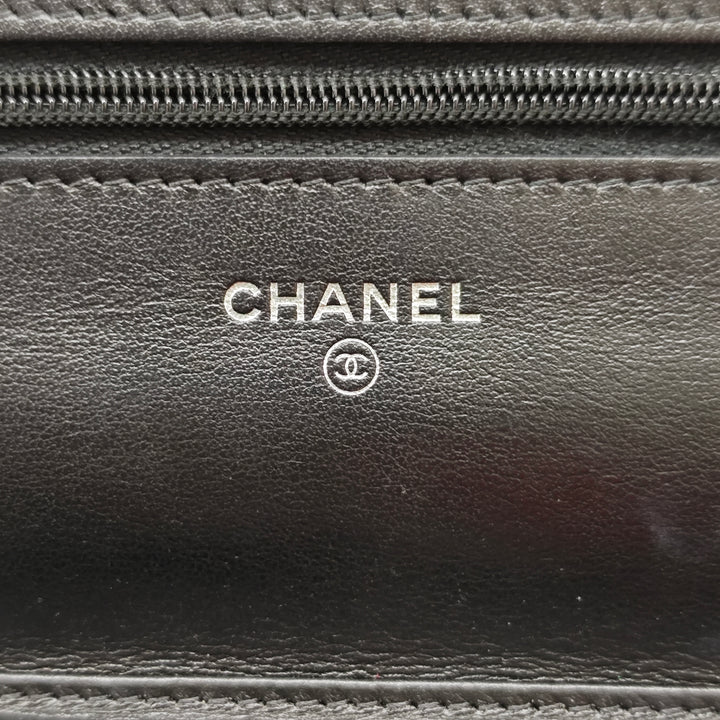 Chanel CC Bicolor Matelassé Cuir verni Wallet on Chain