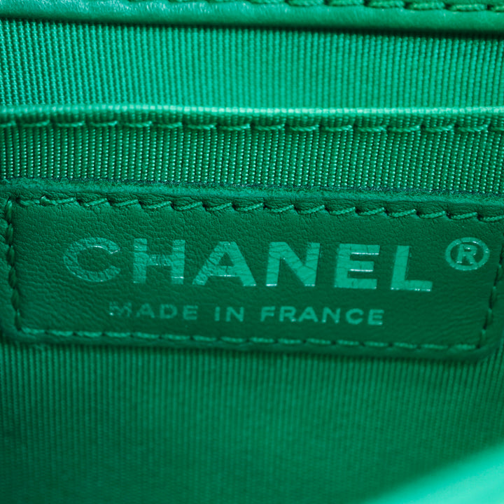 Chanel Small Bicolor Matelassé Cuir d’agneau et Rubber Boy à rabat