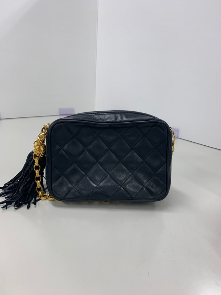 Chanel CC Matelassé Cuir d’agneau Pompon Sac caméra
