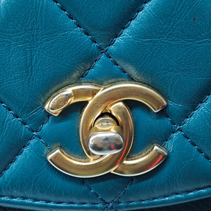 Chanel Mini Matelassé Cuir de veau et Caviar Chain Handle à rabat