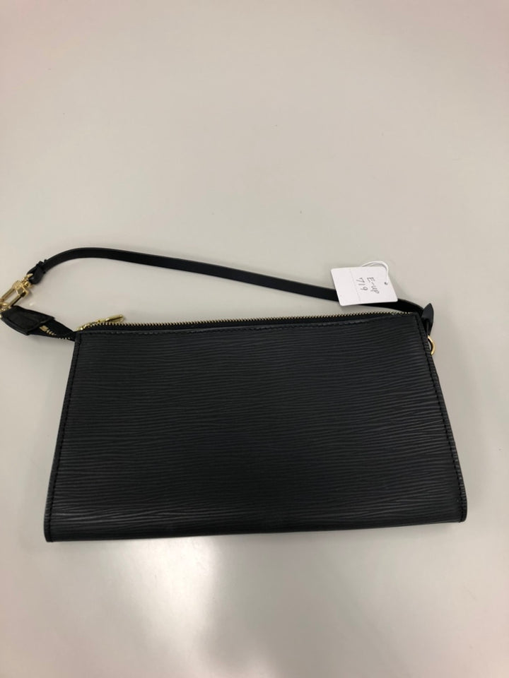 Louis Vuitton Epi Pochette Accessoires
