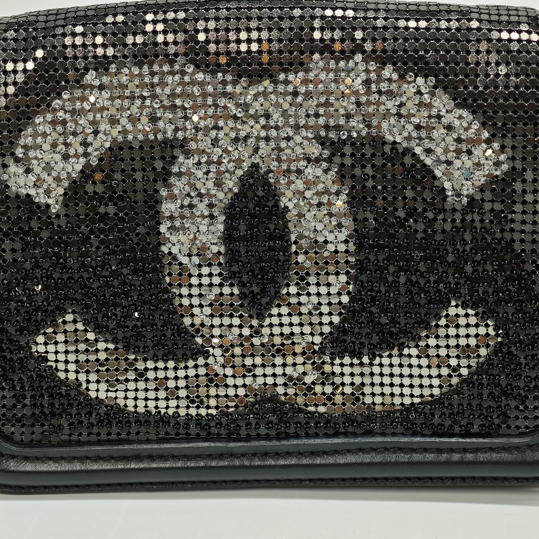 Chanel Small Cuir d’agneau Beaded Cristal à rabat
