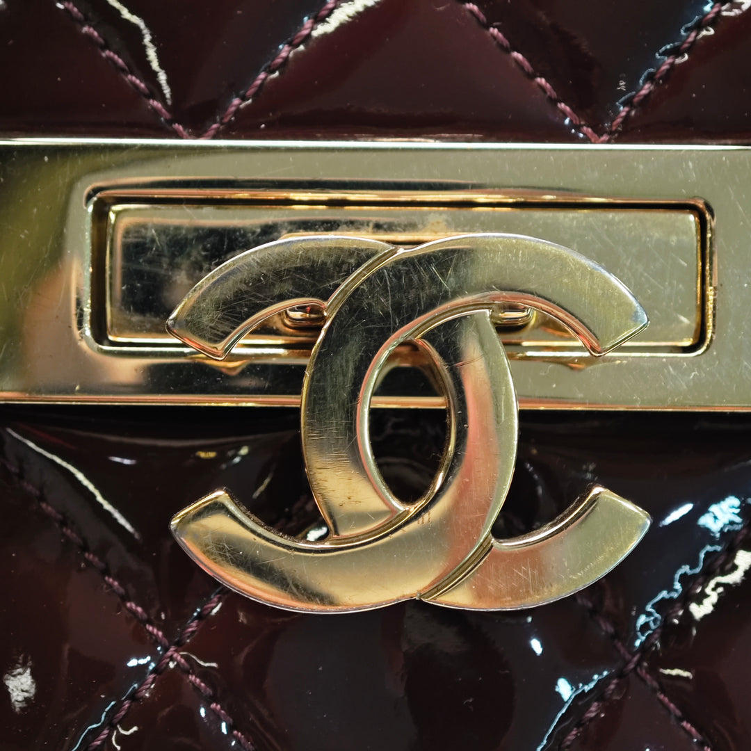 Chanel Matelassé Cuir verni Golden Class East West Wallet on Chain