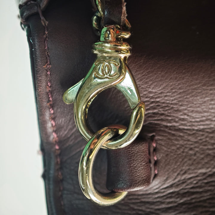 Chanel Matelassé Cuir verni Golden Class East West Wallet on Chain