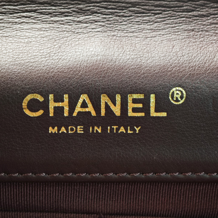 Chanel Matelassé Cuir verni Golden Class East West Wallet on Chain