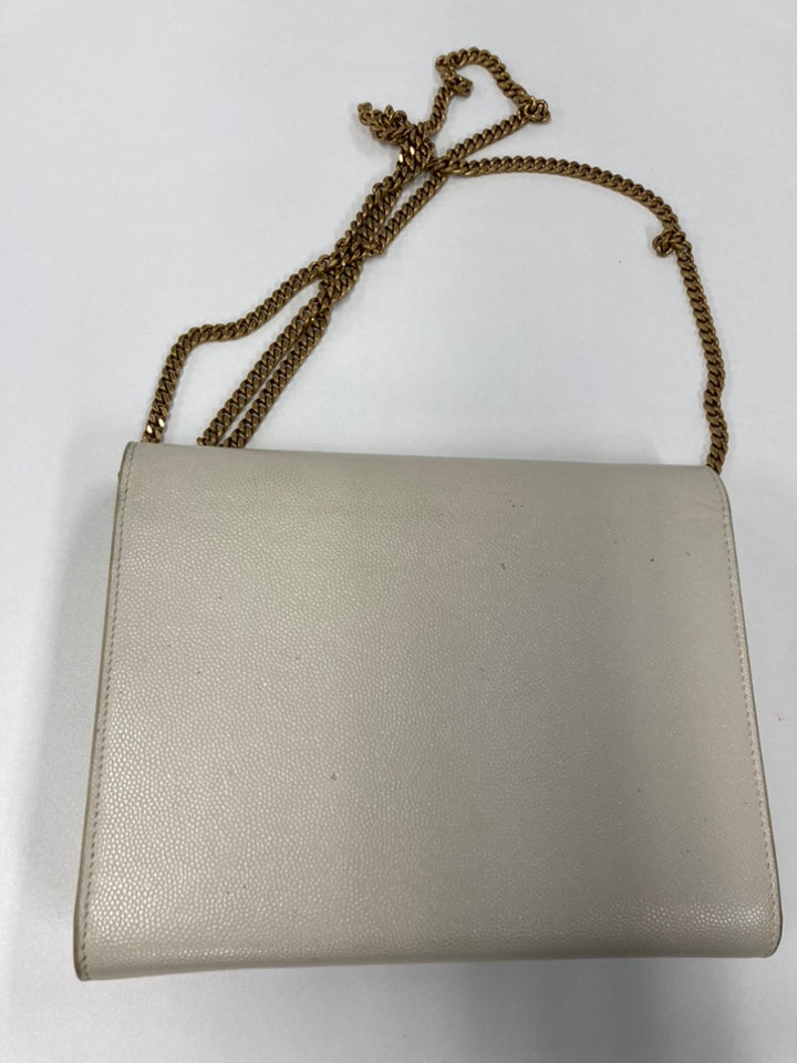 Saint Laurent Grain De Poudre Monogram Cassandra Chain Portefeuille