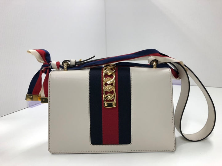 Gucci Small Cuir de veau Web Sylvie Sac