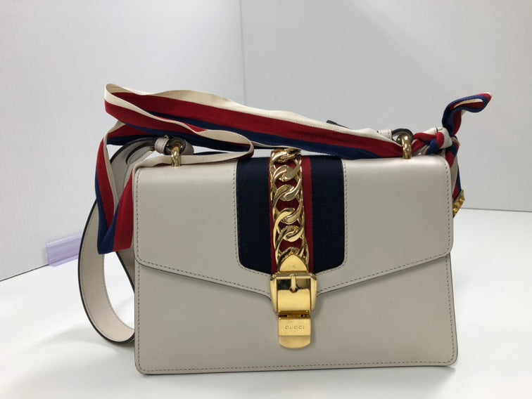 Gucci Small Cuir de veau Web Sylvie Sac