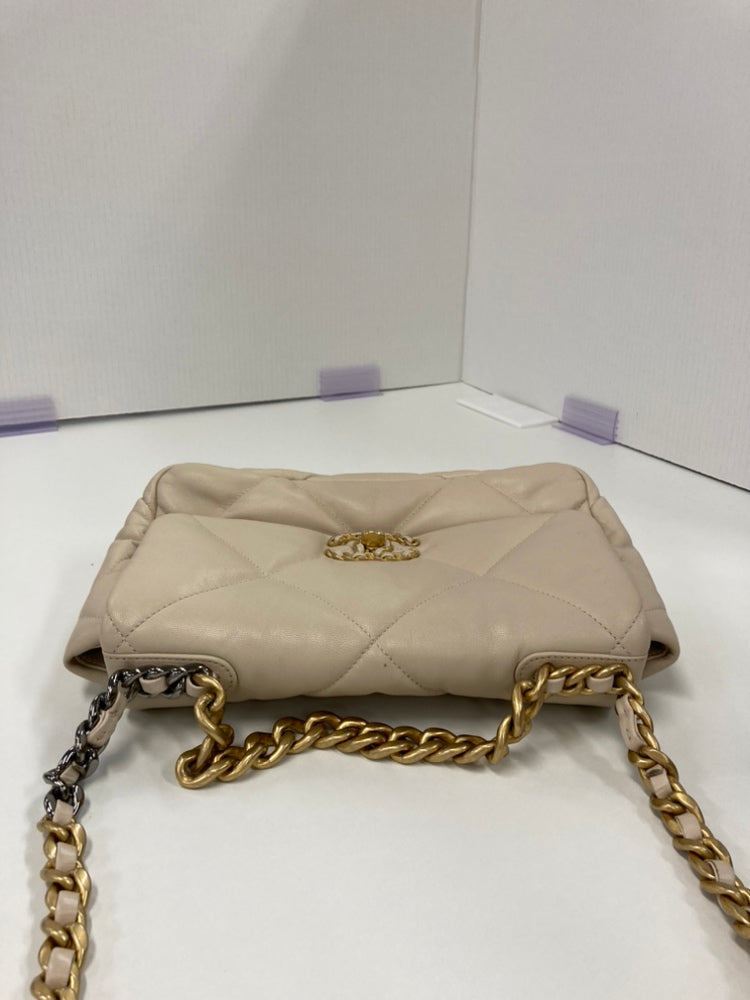 Chanel Medium Cuir d’agneau 19 à rabat