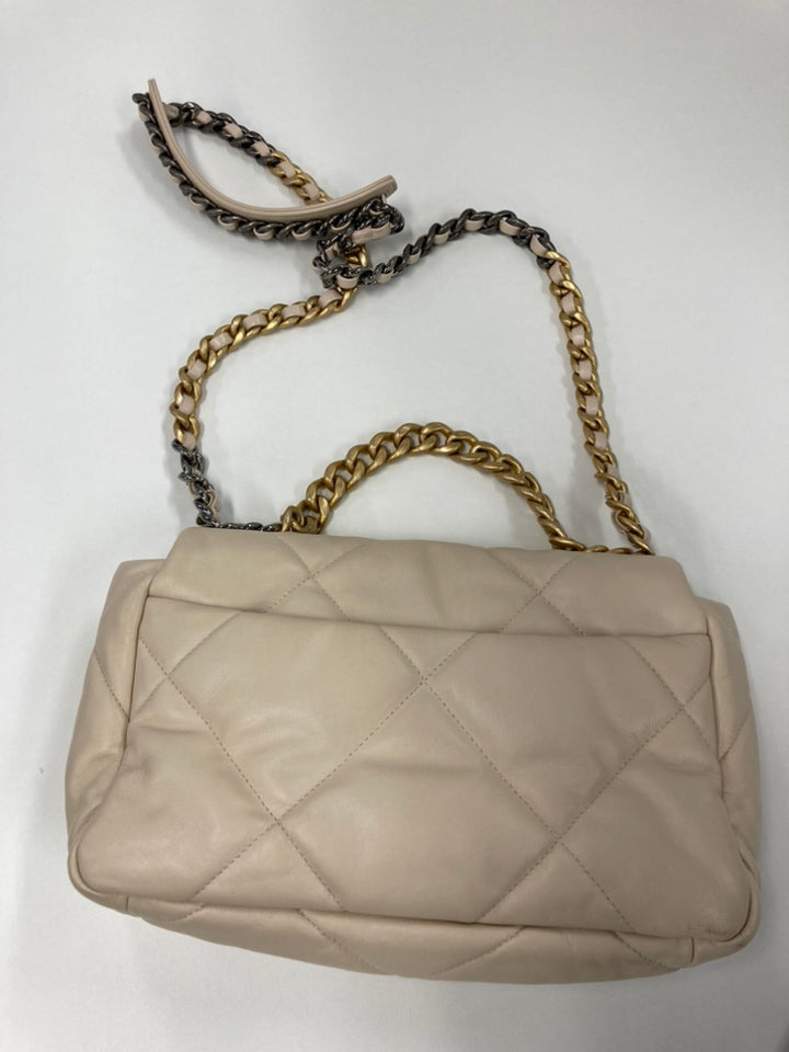 Chanel Medium Cuir d’agneau 19 à rabat