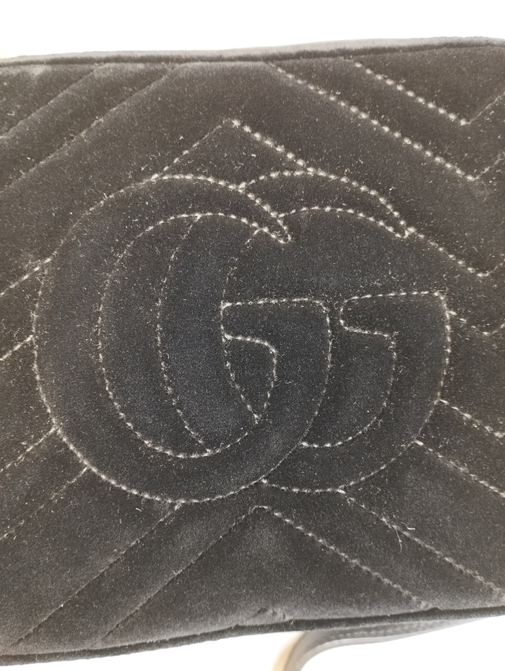 Gucci Small GG Marmont Matelasse Velours Sac porté croisé