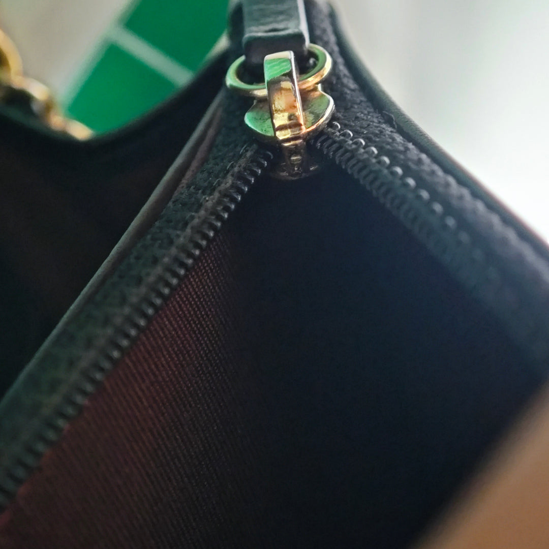 Chanel Matelassé vieilli Cuir de veau Reissue 2.55 Wallet on Chain