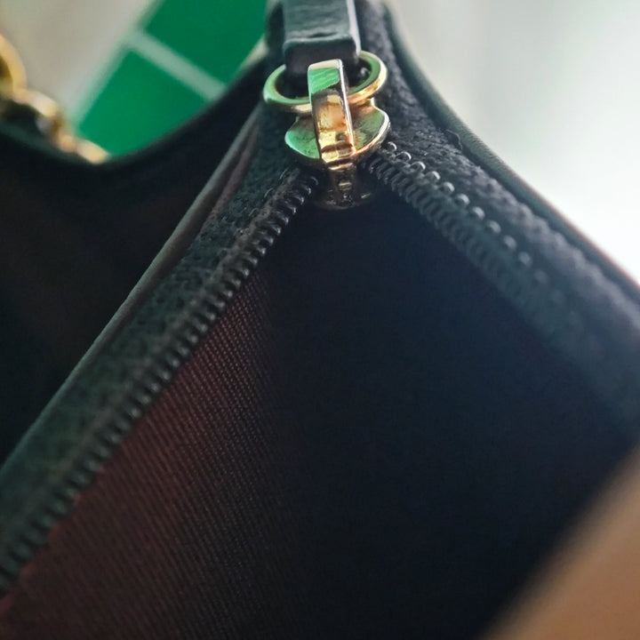 Chanel Matelassé vieilli Cuir de veau Reissue 2.55 Wallet on Chain