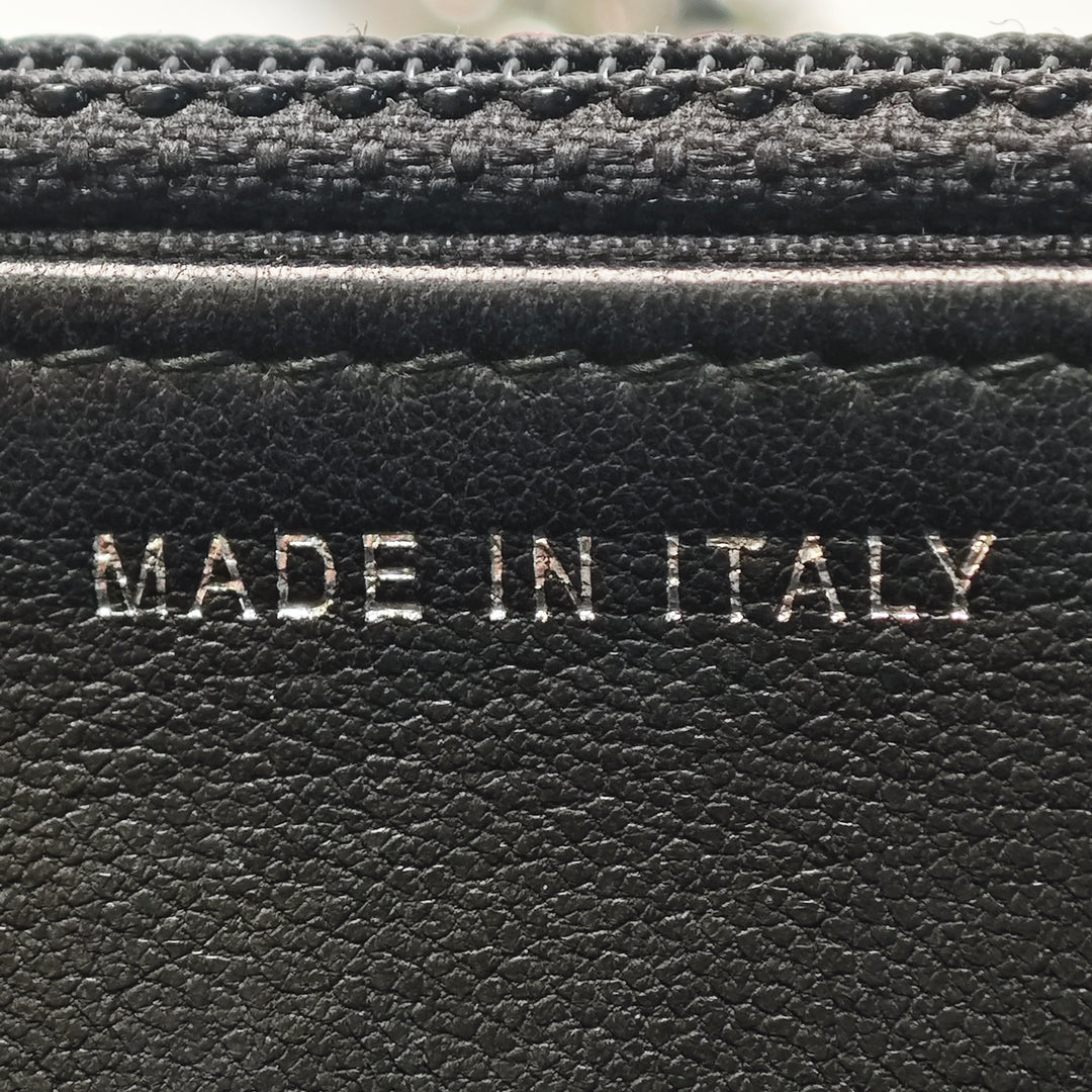 Chanel CC embossé Cuir d’agneau Diamond Wallet on Chain
