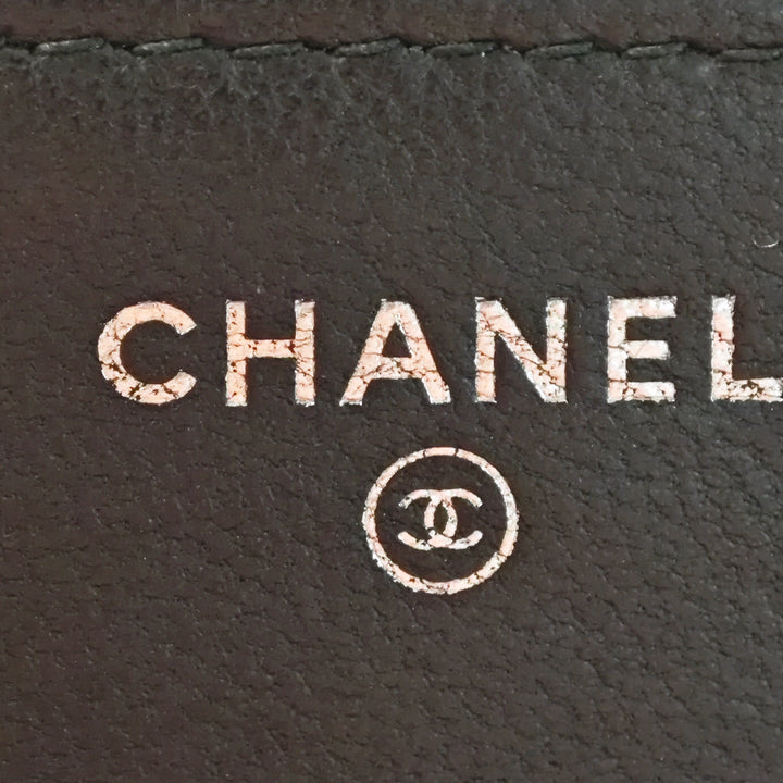 Chanel CC embossé Cuir d’agneau Diamond Wallet on Chain