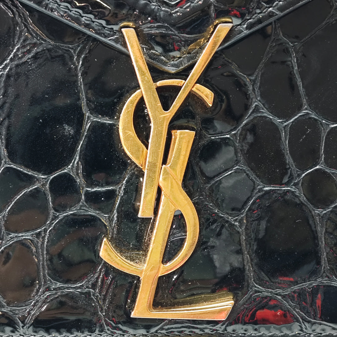 Saint Laurent brillant Croc embossé Cuir de veau Monogram Cassandra Chain Portefeuille