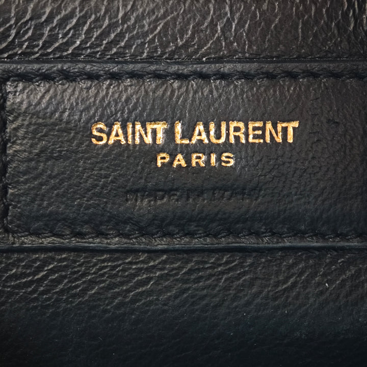 Saint Laurent brillant Croc embossé Cuir de veau Monogram Cassandra Chain Portefeuille