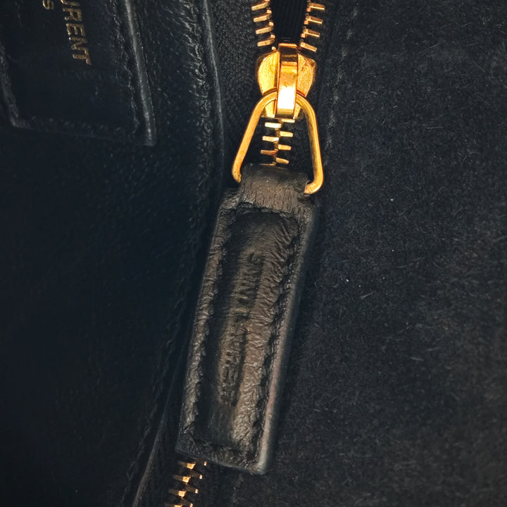 Saint Laurent brillant Croc embossé Cuir de veau Monogram Cassandra Chain Portefeuille