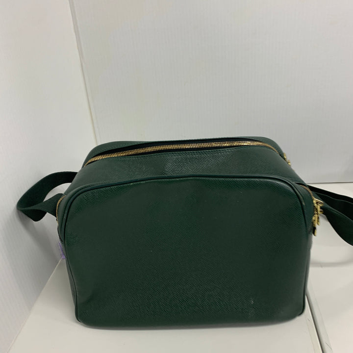 Louis Vuitton Taiga Reporter PM