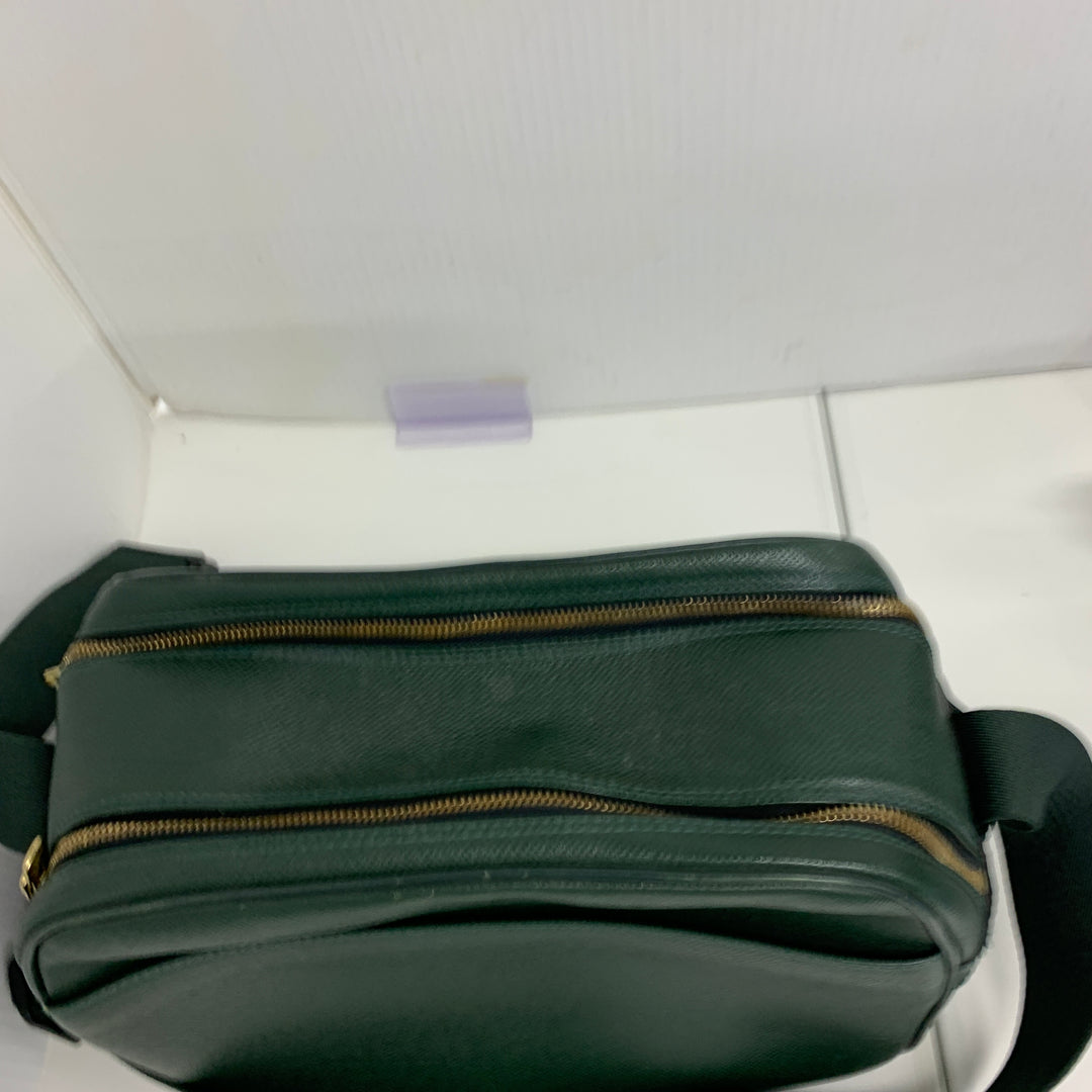 Louis Vuitton Taiga Reporter PM