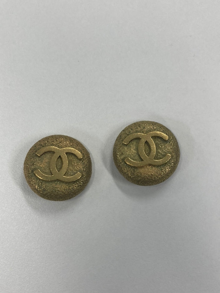 Chanel plaqué CC Rond Clip On Boucles d’oreilles