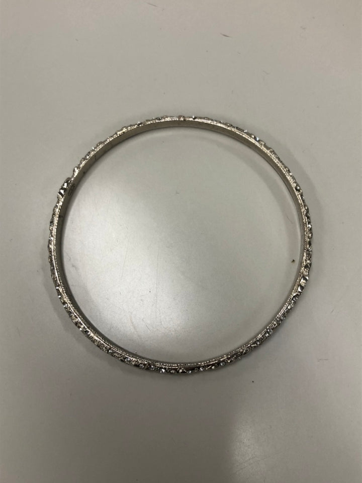 Chanel CC plaqué Strass Bangle