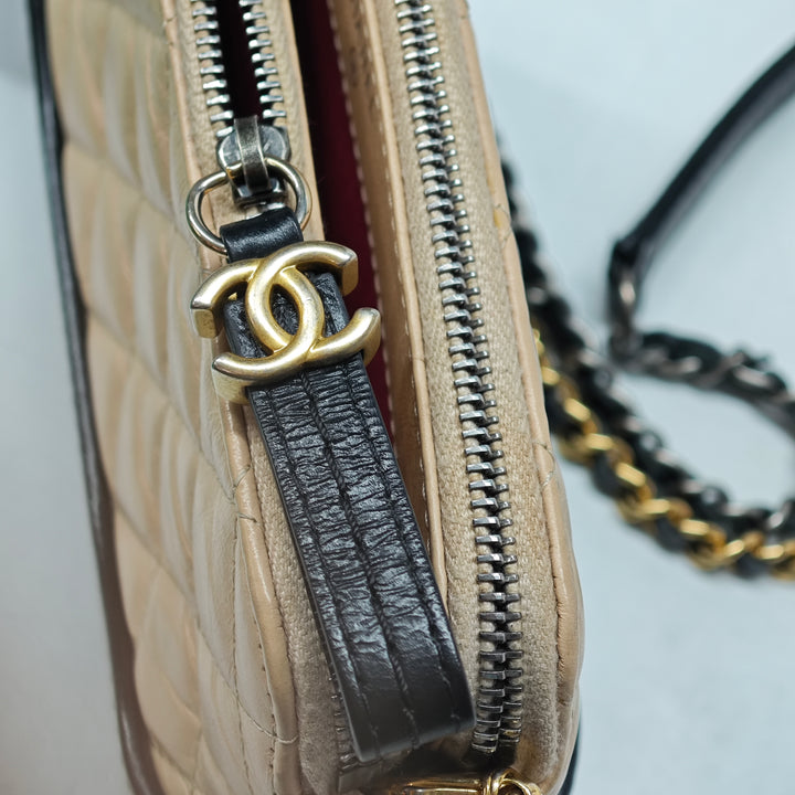 Chanel Bicolor vieilli Cuir de veau Gabrielle Double Zip Pochette avec chaîne