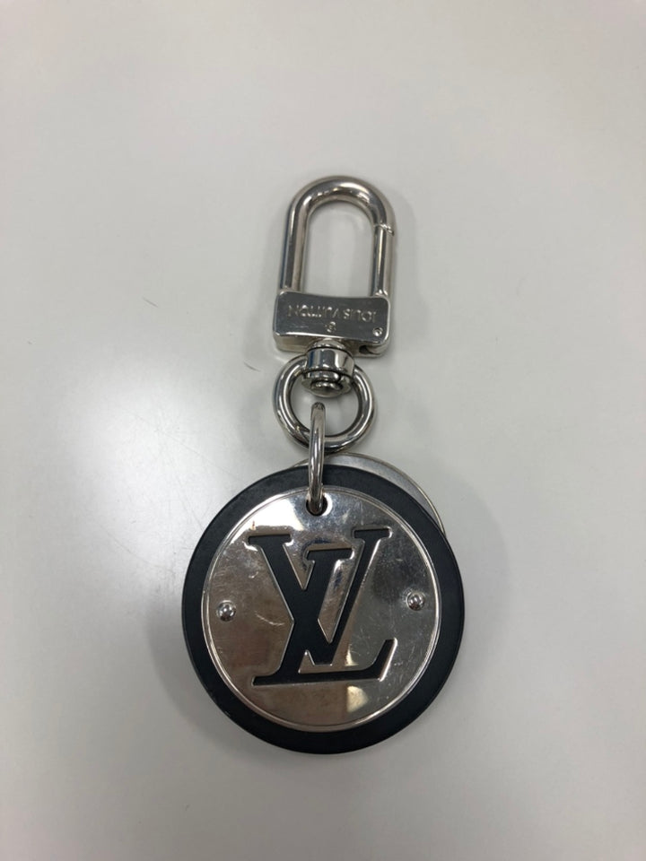 Louis Vuitton Stainless Steel et Cuir de veau LV Cut Circle Key Holder