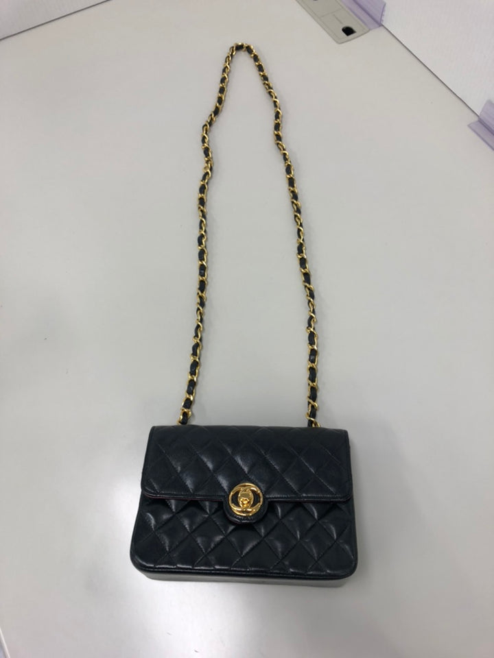 Chanel Mini CC Matelassé Cuir d’agneau Simple rabat